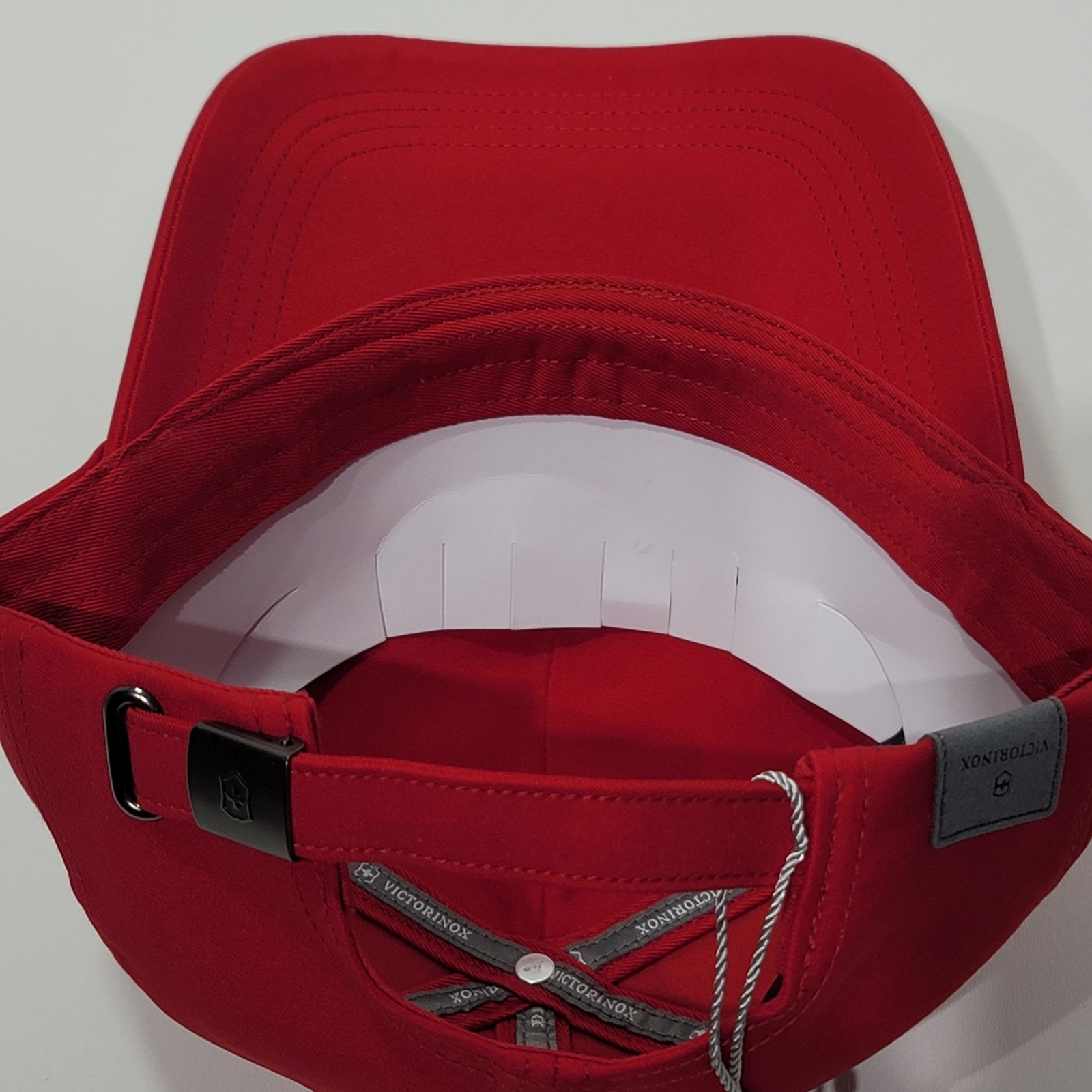 Victorinox Hat One Size Red Heritage Cap Adjustable Strap Logo NWT in Bag