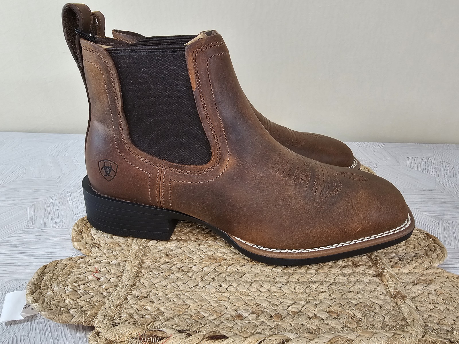 Ariat Booker Ultra Chelsea Western Boots – Distressed Tan – Size 10 – Brand New