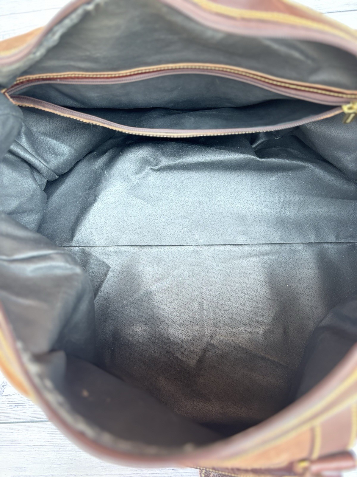 VINTAGE ROOTS X FORD BROWN LEATHER DUFFLE BAG
