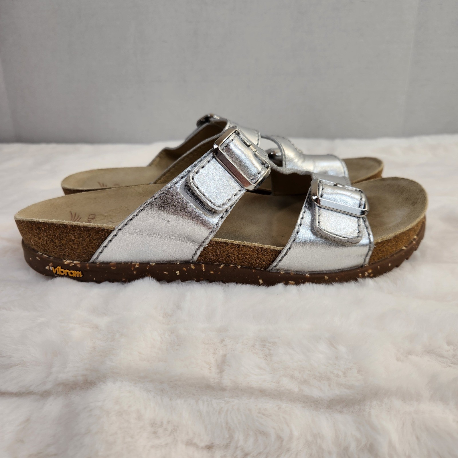 Dansko Dayna Silver Leather Slide Sandals Vibram Sole Womens EU 40 US 9.5/10