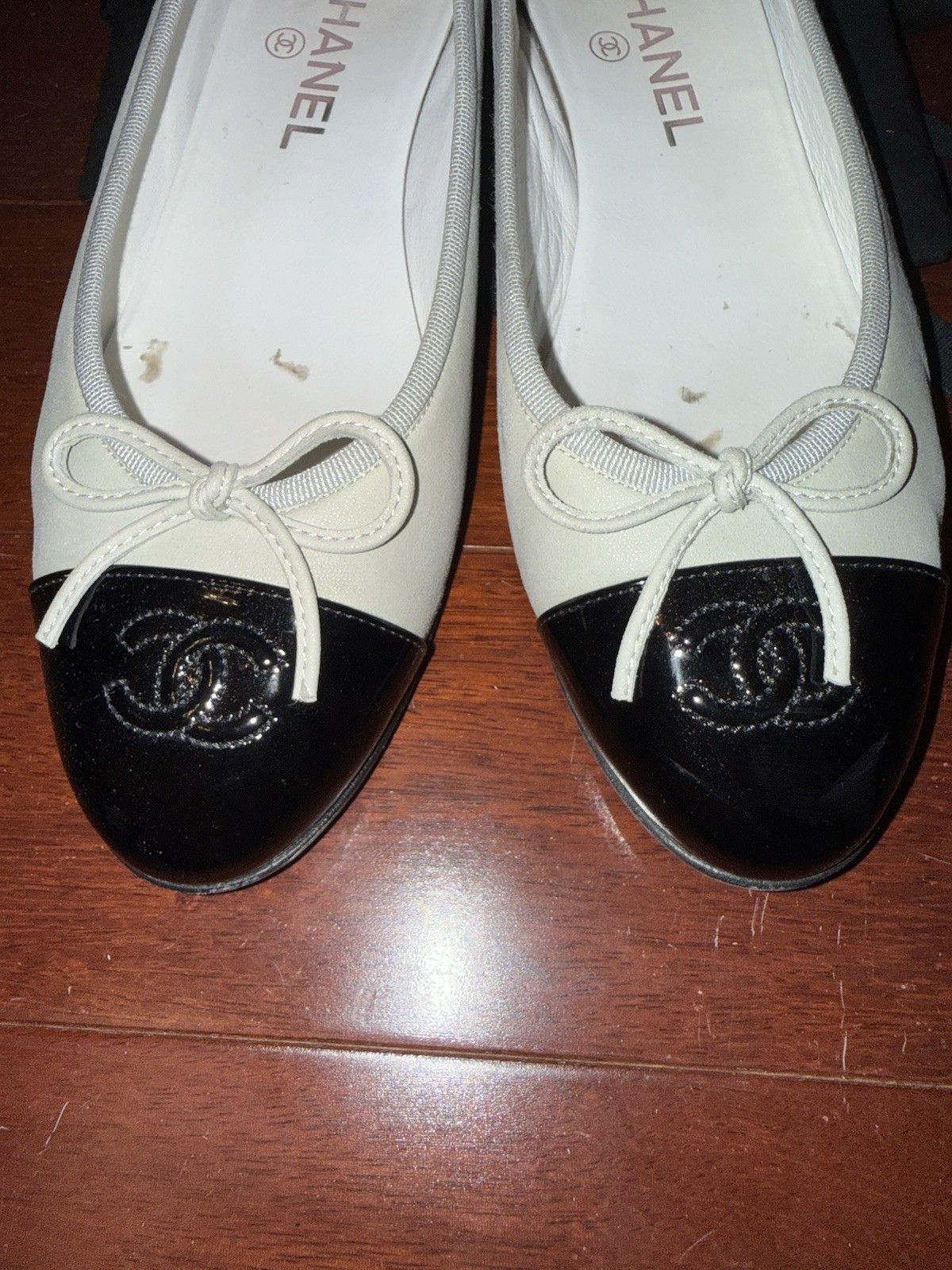 Chanel Classic Leather Ballet Flats In Black And White Size 38.5