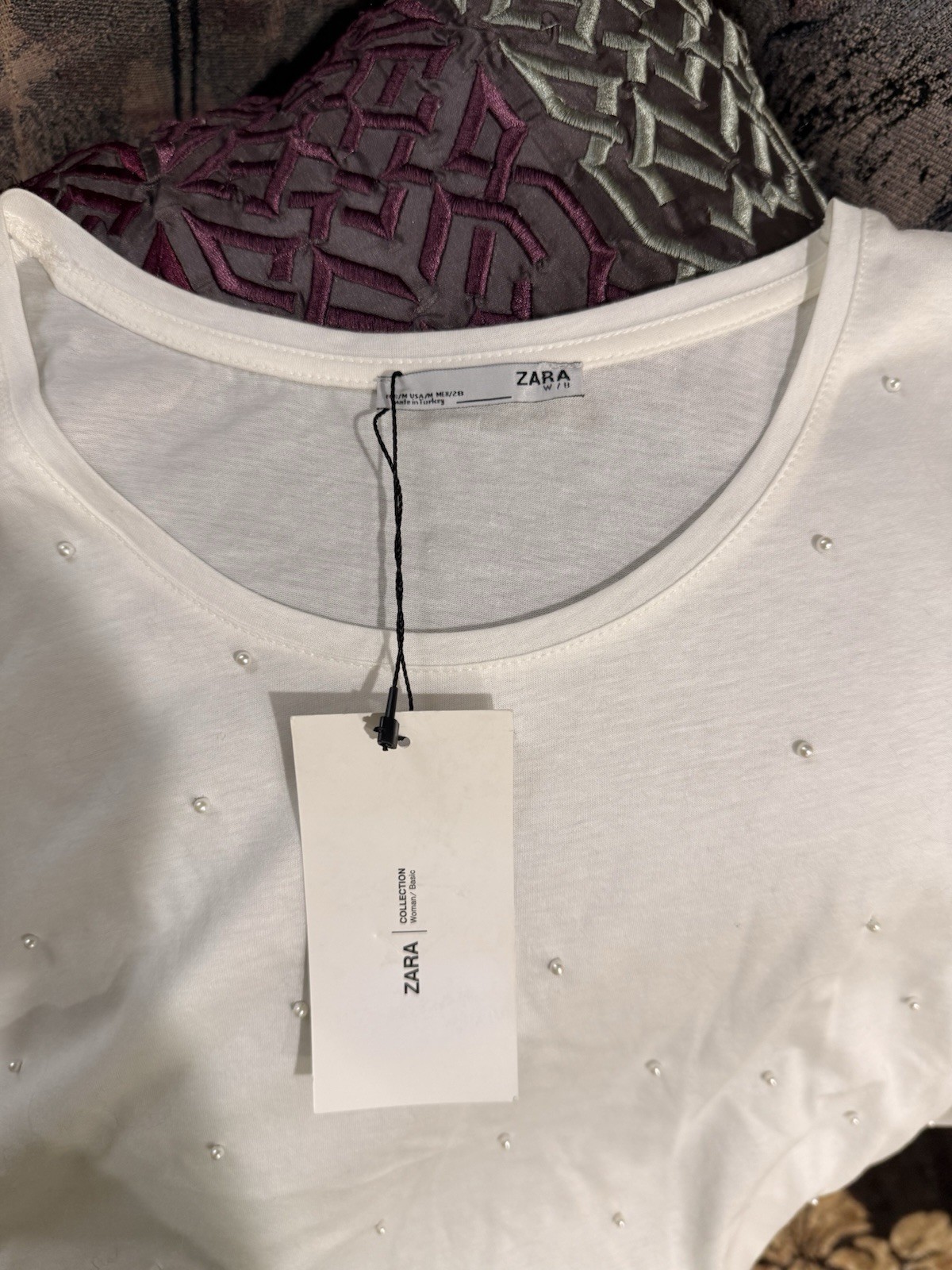 ZARA White Pearl Accent Solid Short Sleeve Round Neck T-Shirt Women’s M