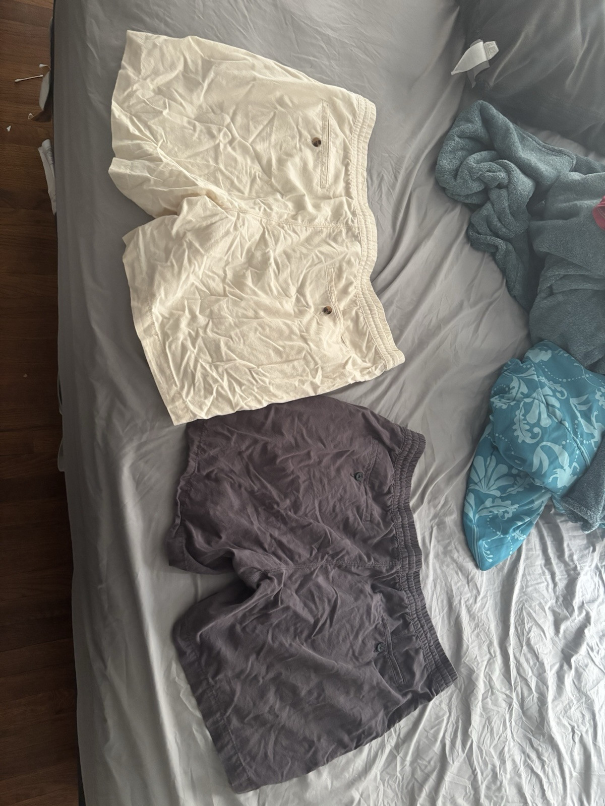 Lot of 2 No Boundaries SZ 2XL 44-46 Tie Waist Shorts. Beige and grey