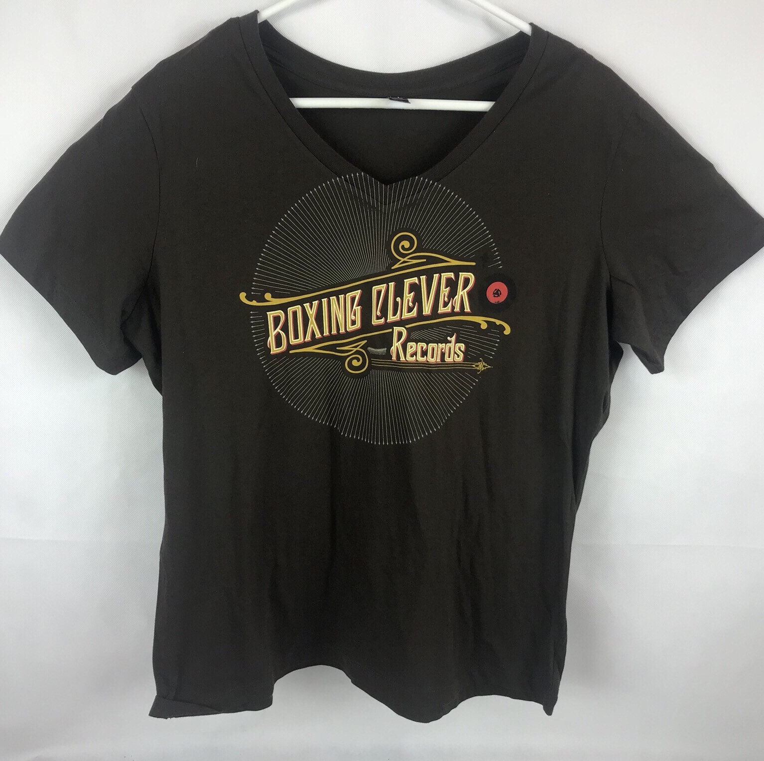 DISTRICT MADE Brown Boxing Clever Records Women’s T-Shirt Size XL