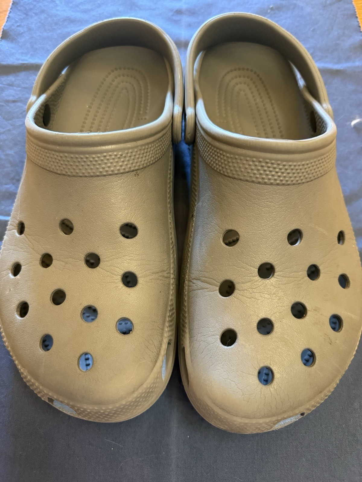 Crocs Street Classic Clog Sandals Men’s US 11 Gray Slip-On Comfort Logo