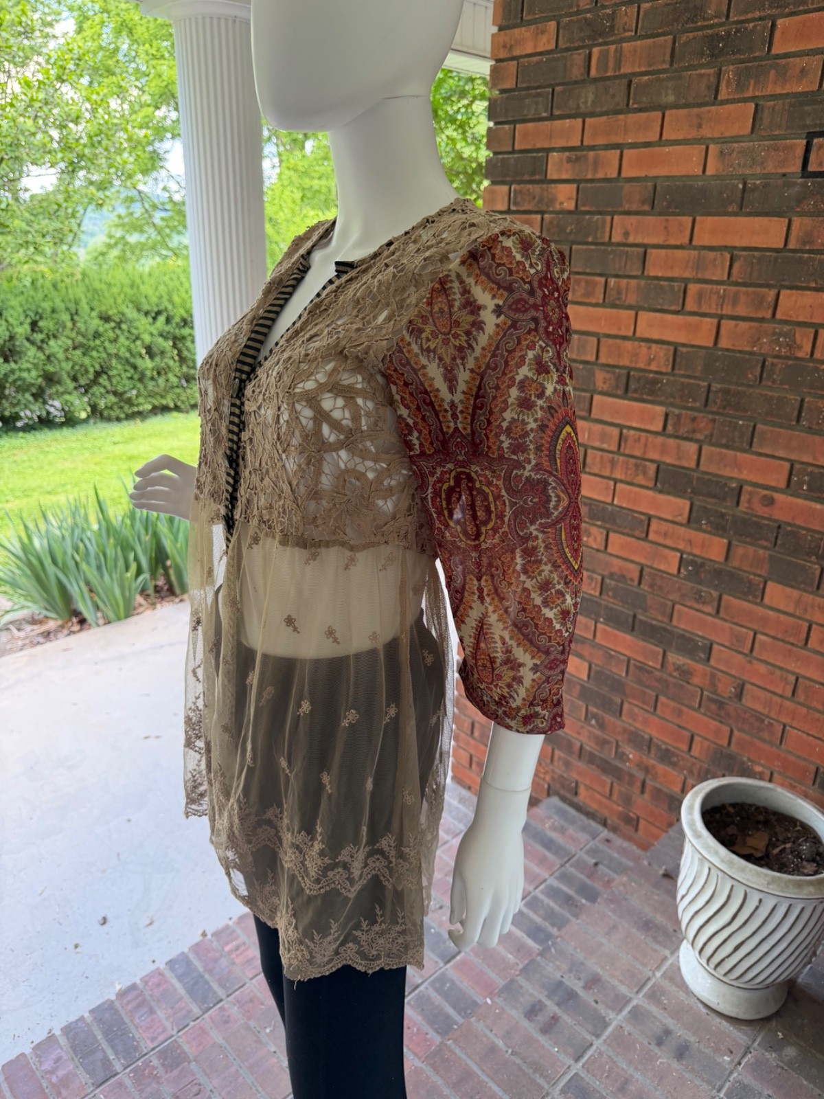 BKE GIMMICKSSize SMALL Brown Floral Lace Sheer Button Up V Neck Semi Sheer Tunic