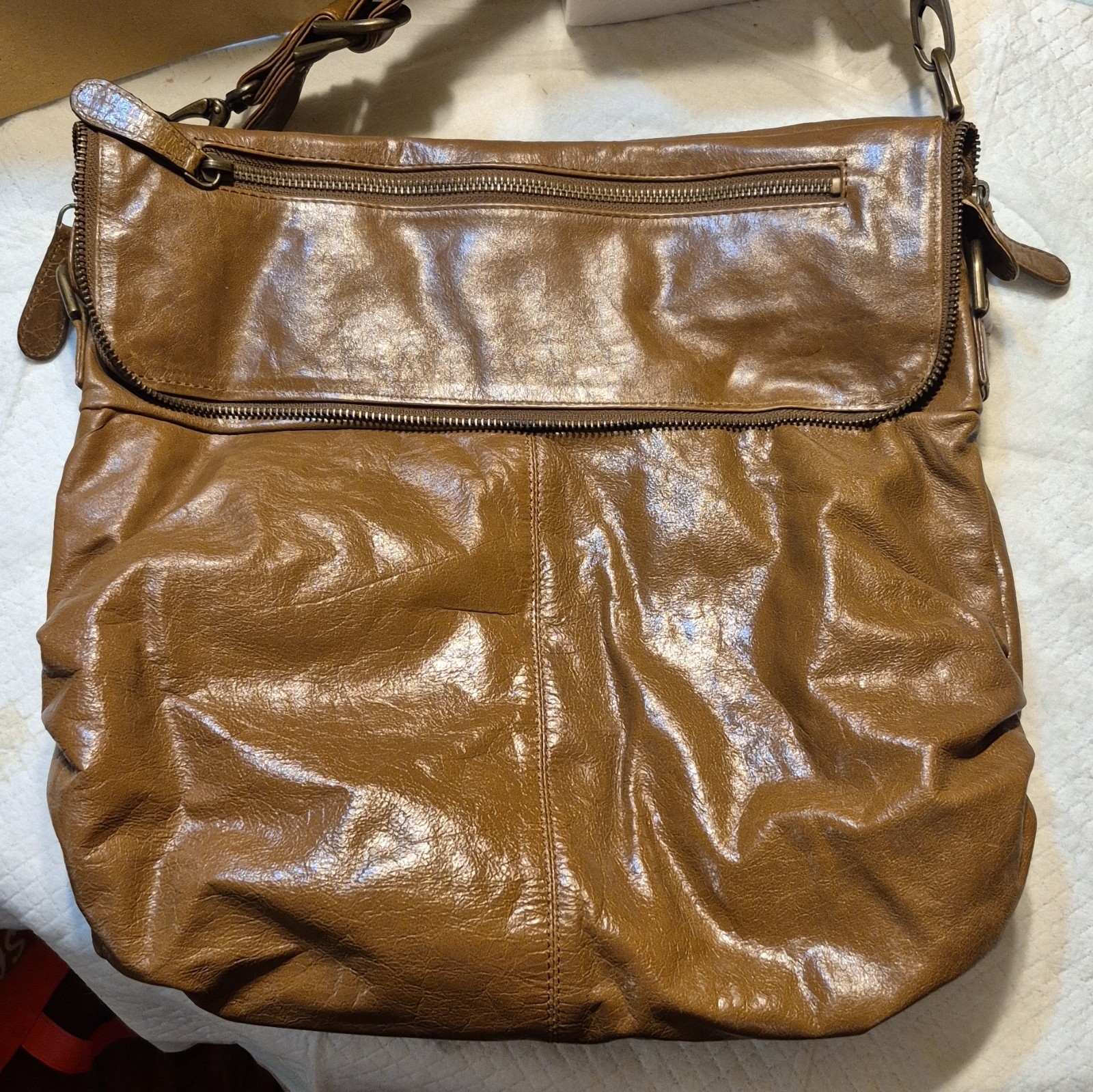 Latico Brown Large Shoulder Bag Zip Closure Adjustable Strap Pockets Bronze