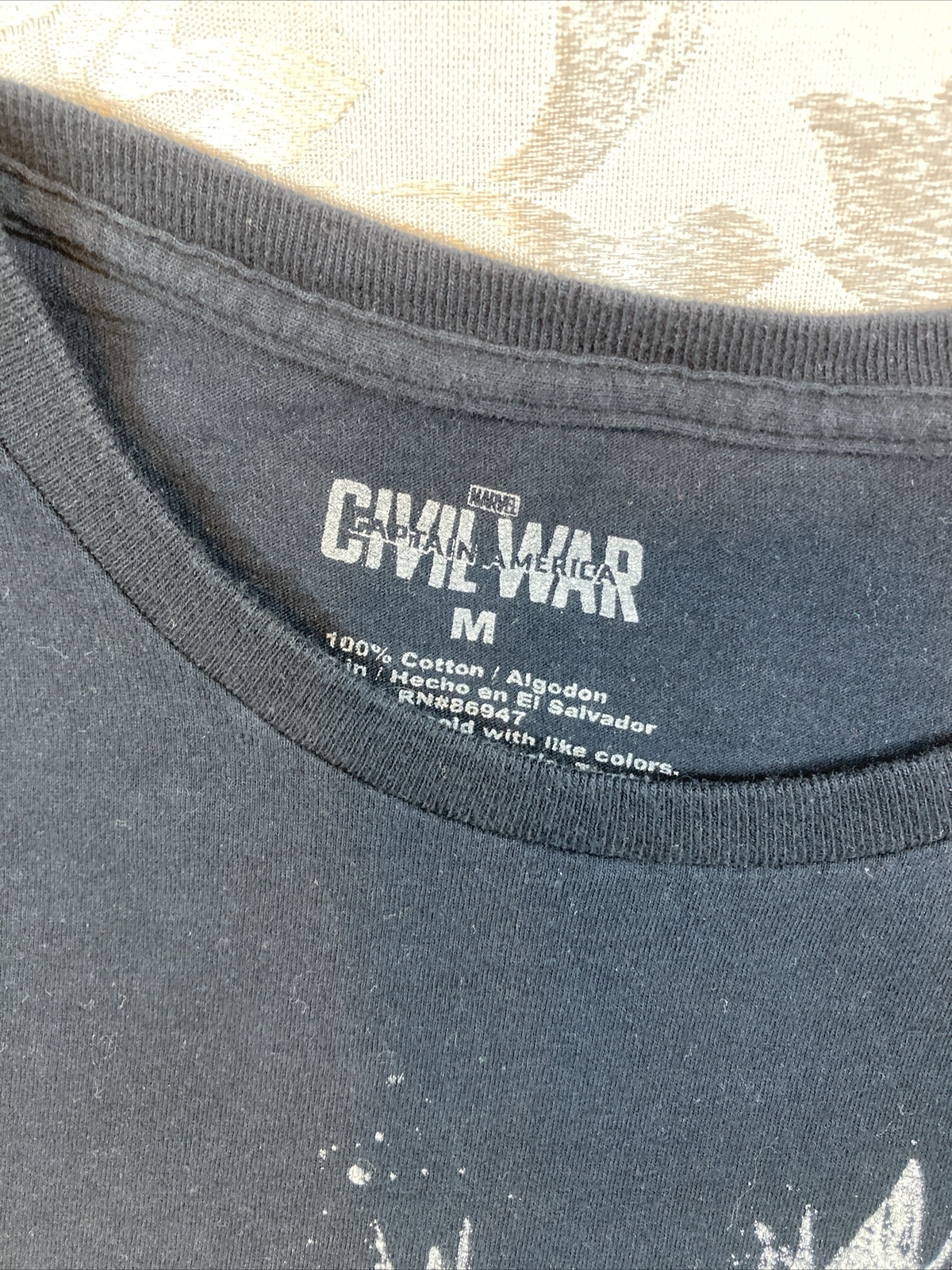 Crossbones of Captain America Civil War Adult M T-Shirt – Distressed Splat