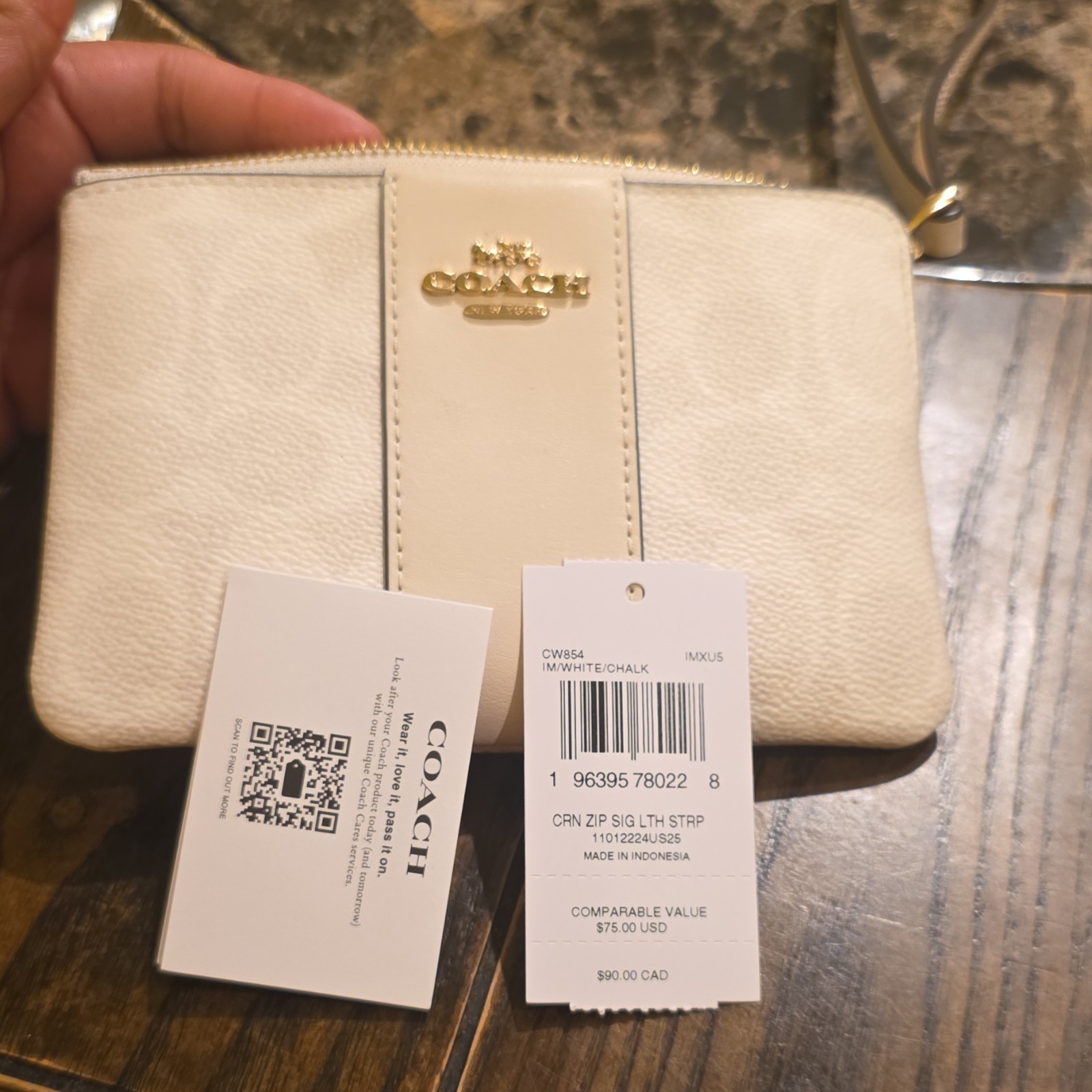 Coach White Zip Card Case Wristlet Wallet w/ Strap Logo Credit Card