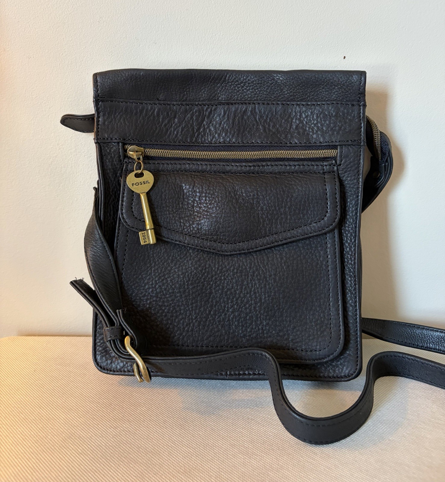 Fossil 1954 Pebbled Leather Black Crossbody Bag 75082