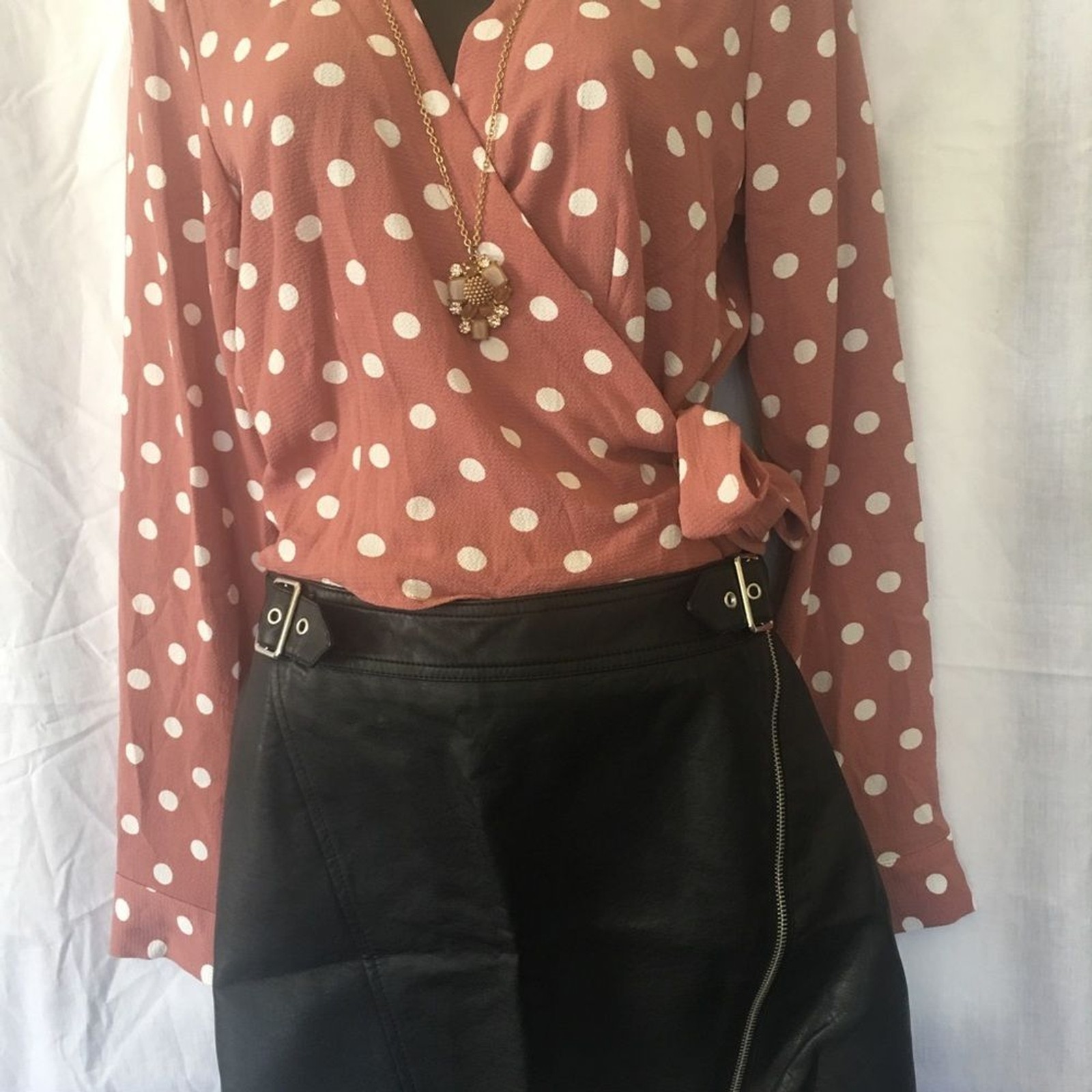Pink pocket dot top