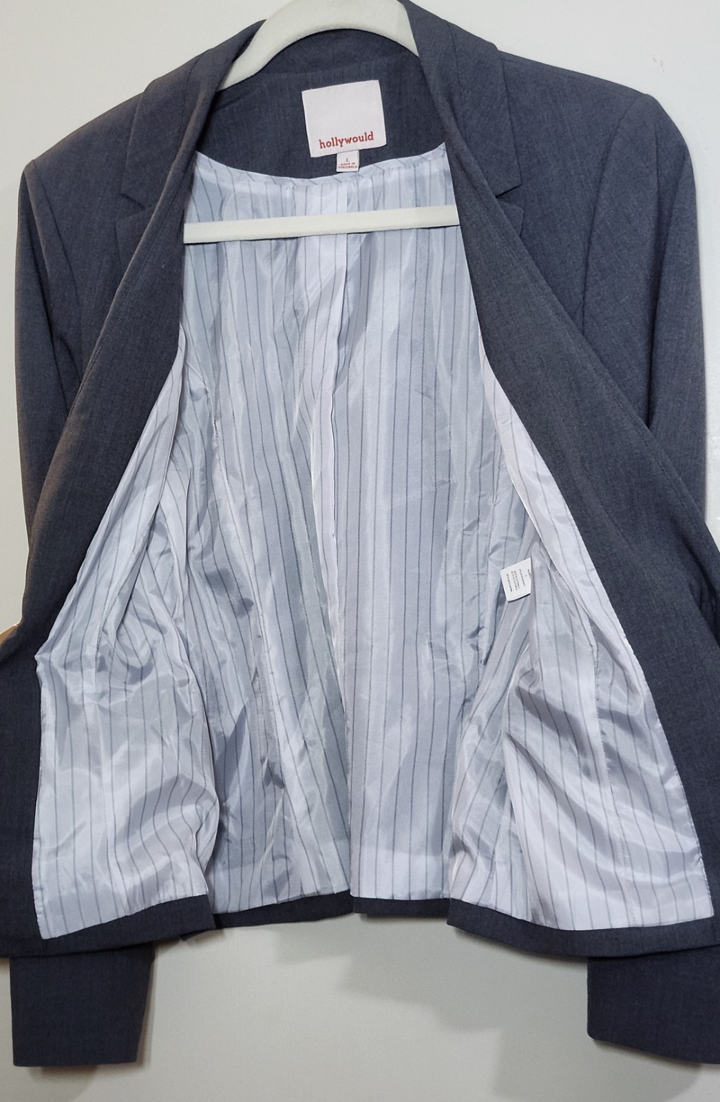 HOLLYWOULD Size L Women’s GRAY BLAZER. Short Length. Never Worn. HAND WASH