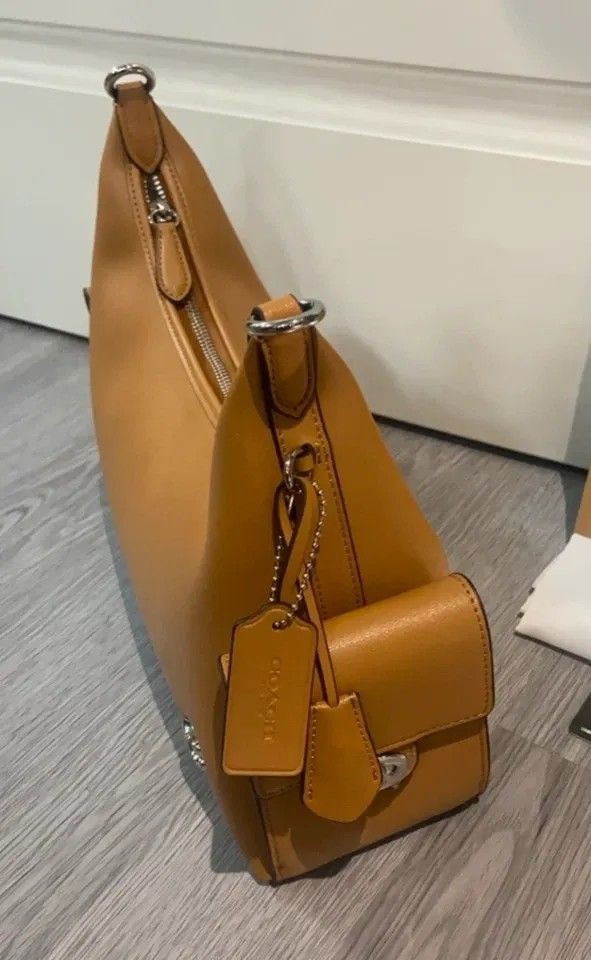 COACH Couch CAM20 Pocket Juliet Bag 30 Shoulder Bag Honey Brown