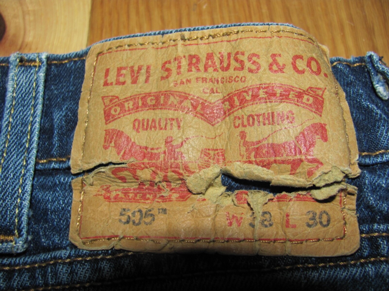 Levi’s 505 Medium Fade Blue Denim Straight Leg Stretchy Jeans Men’s 38×30 (TD18)