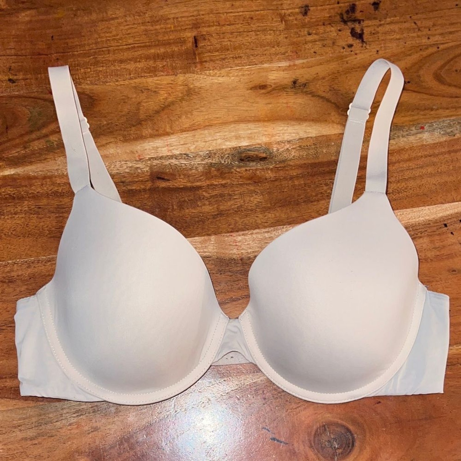 Victoria’s Secret Cream Bra 36D lightly lined