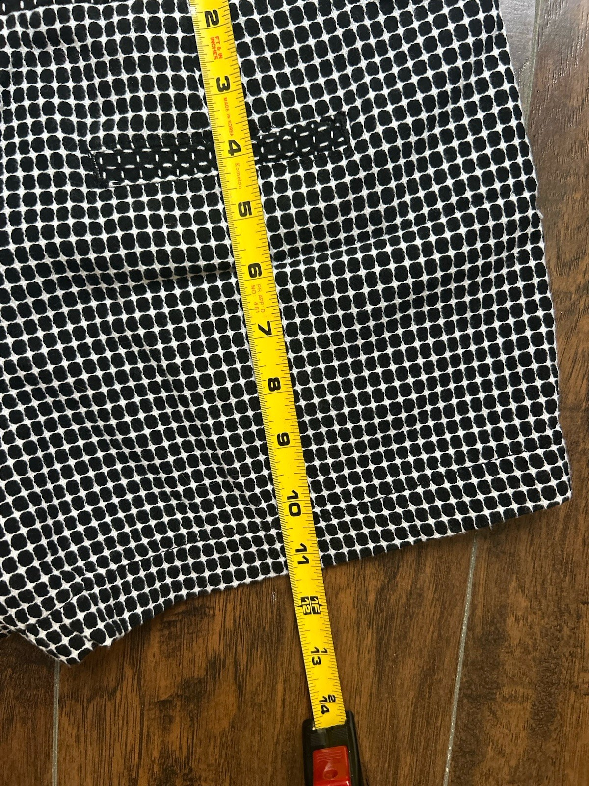 Merona Women’s Shorts Black And White Stitch Design Print Size 4, 100% Cotton