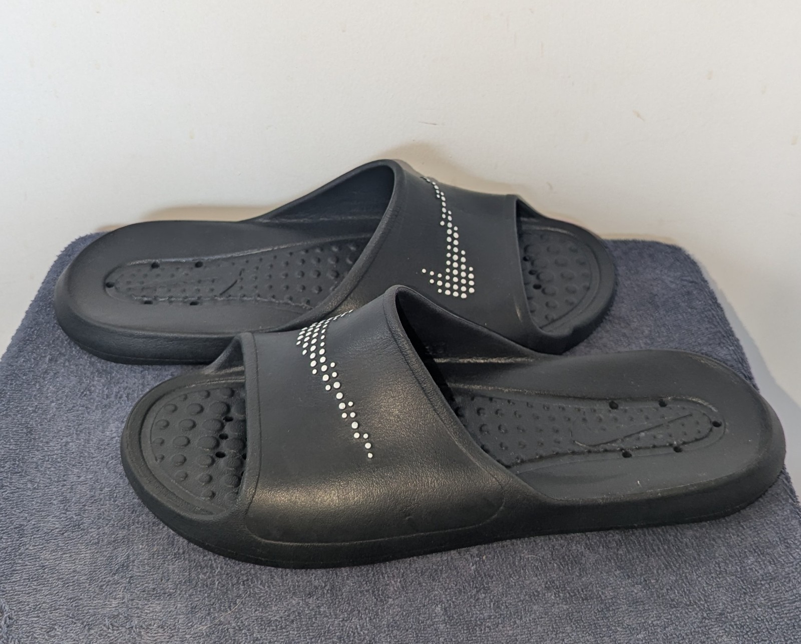 Nike Victori One Shower Slides Mens Size 13 Black Swoosh Logo Slip On CZ7836-001