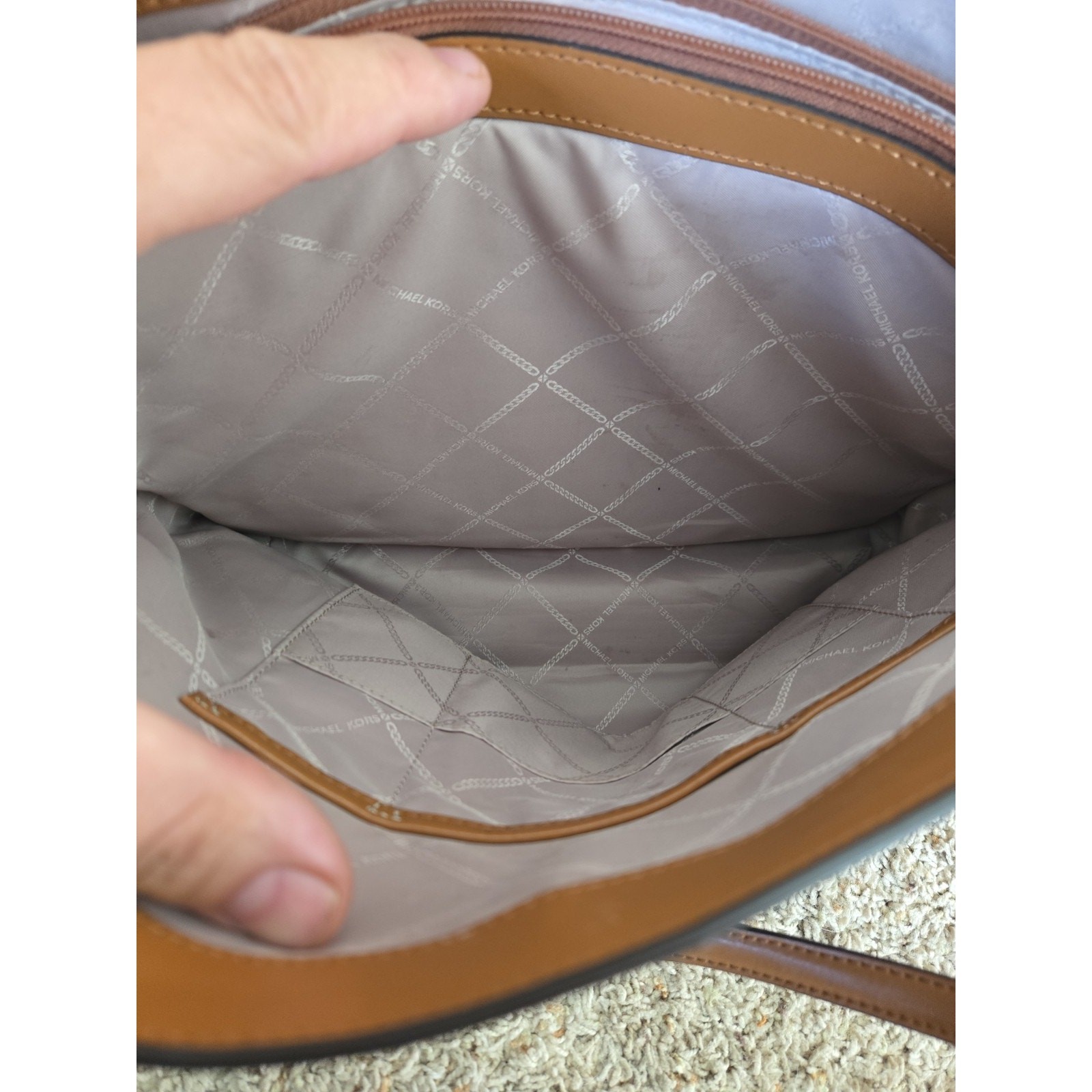 MICHAEL KORS VOYAGER EAST WEST LOGO SIGNATURE TOTE BAG Brown