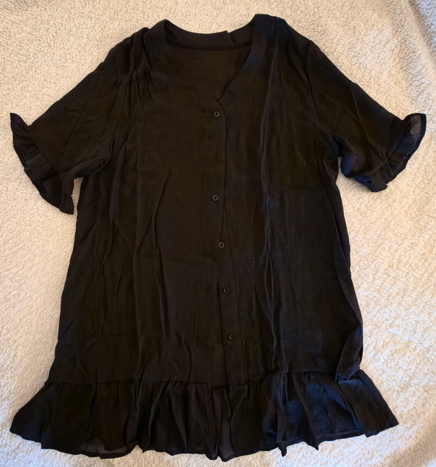NEW IN PACKAGE – Beach/Vacation Lightweight Button-up Ruffle-bottom Coverup XL