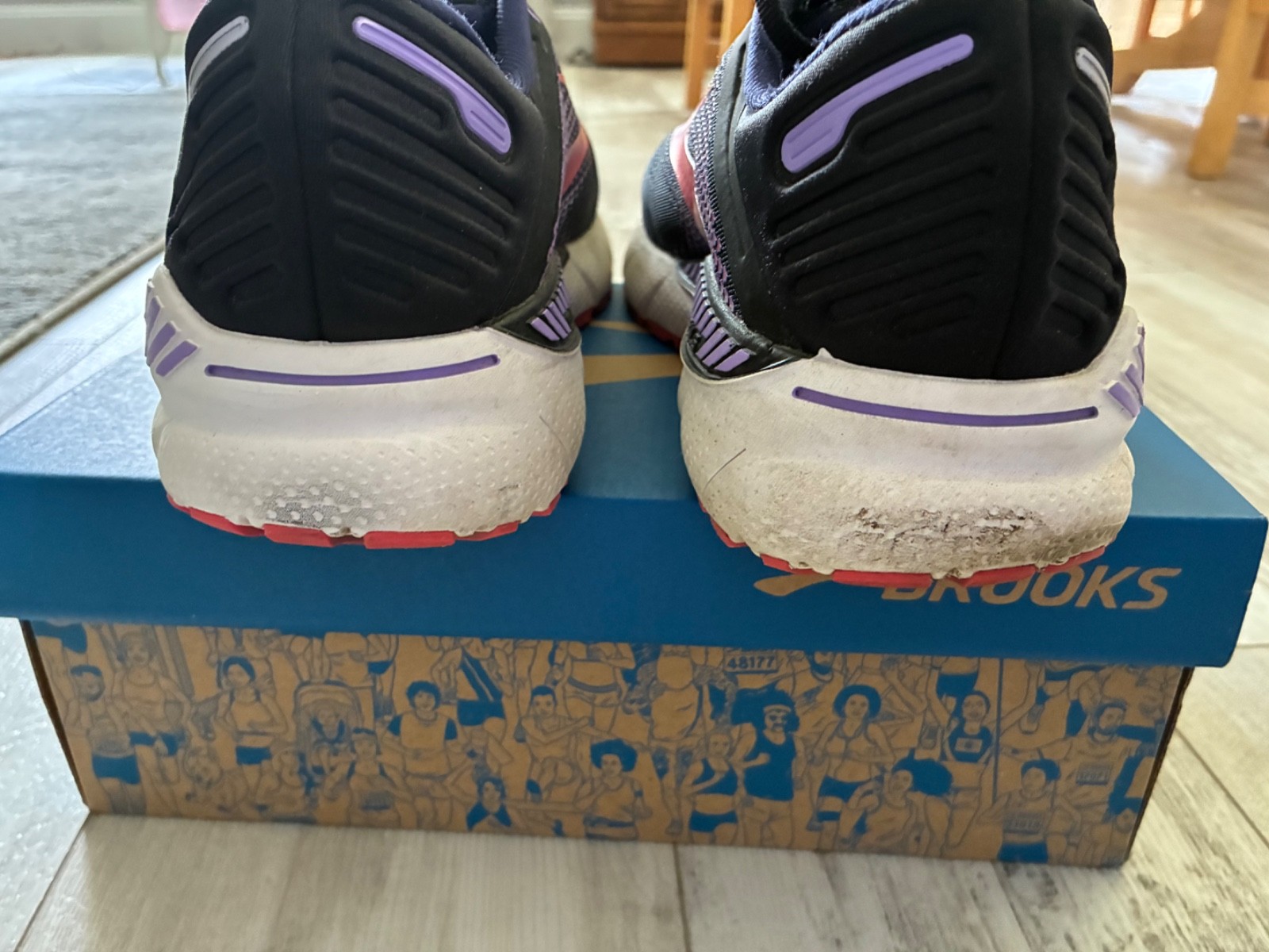 Brooks adrenaline gts 22 women size 11.5, black/purple/coral,