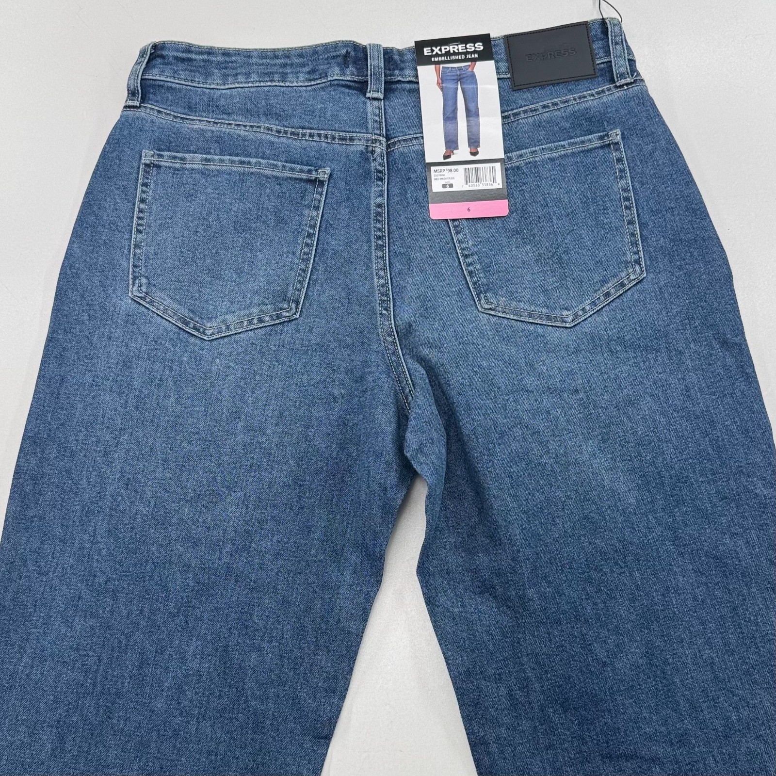 NEW Express Embellished Jeans WOMENS Blue Medium Wash Studs SIZE 6 INSEAM 30″