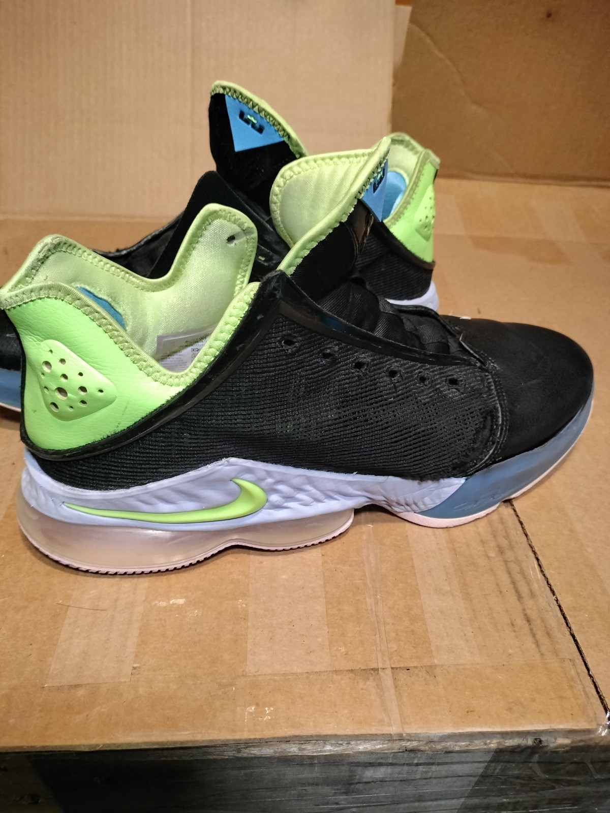 Nike LeBron 19 EP Low Ghost Green -size 14 DO9828-001 Preowened .. Good