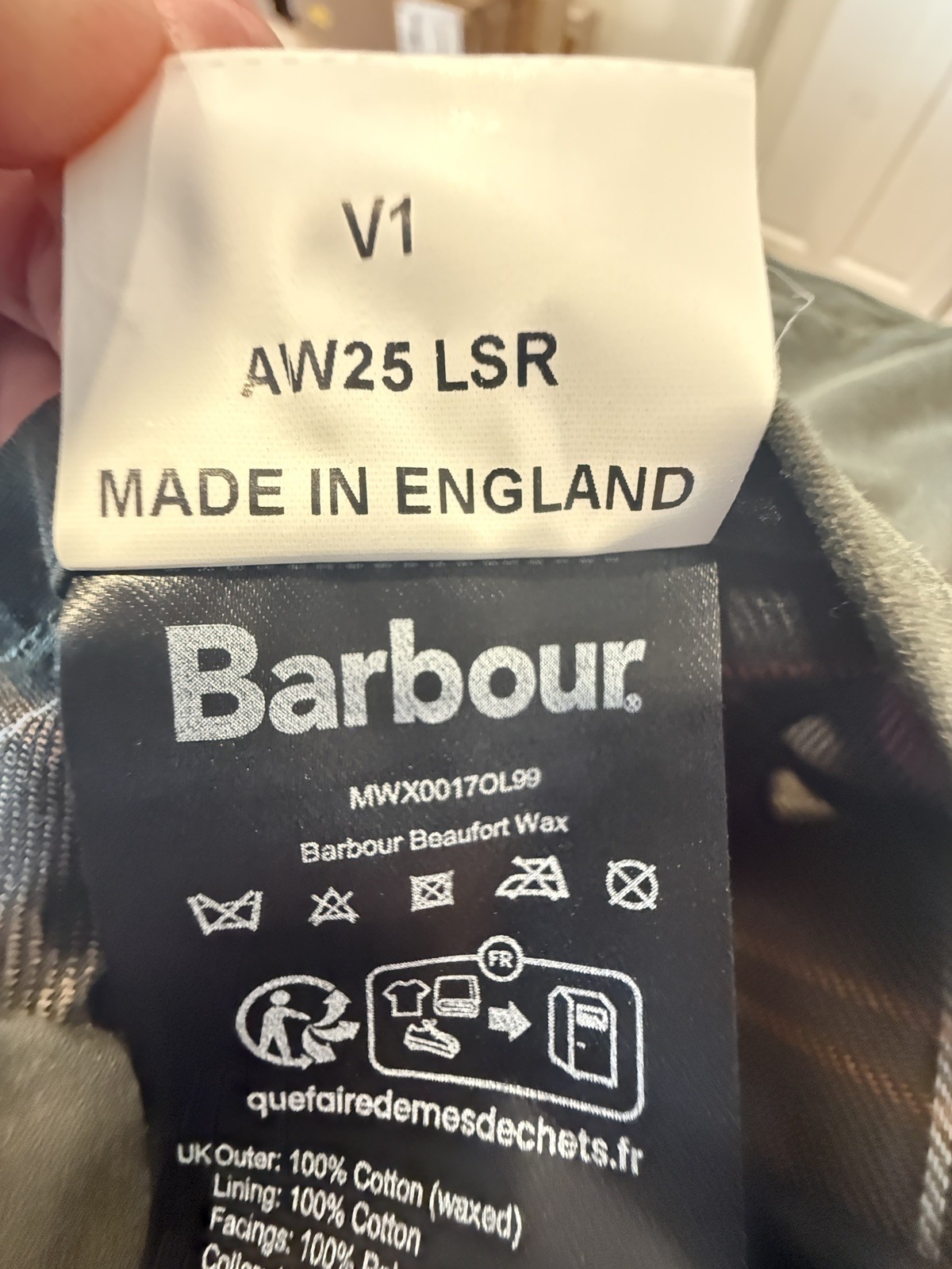 Barbour – Beaufort Waxed Jacket in UK only Archive Olive size 36