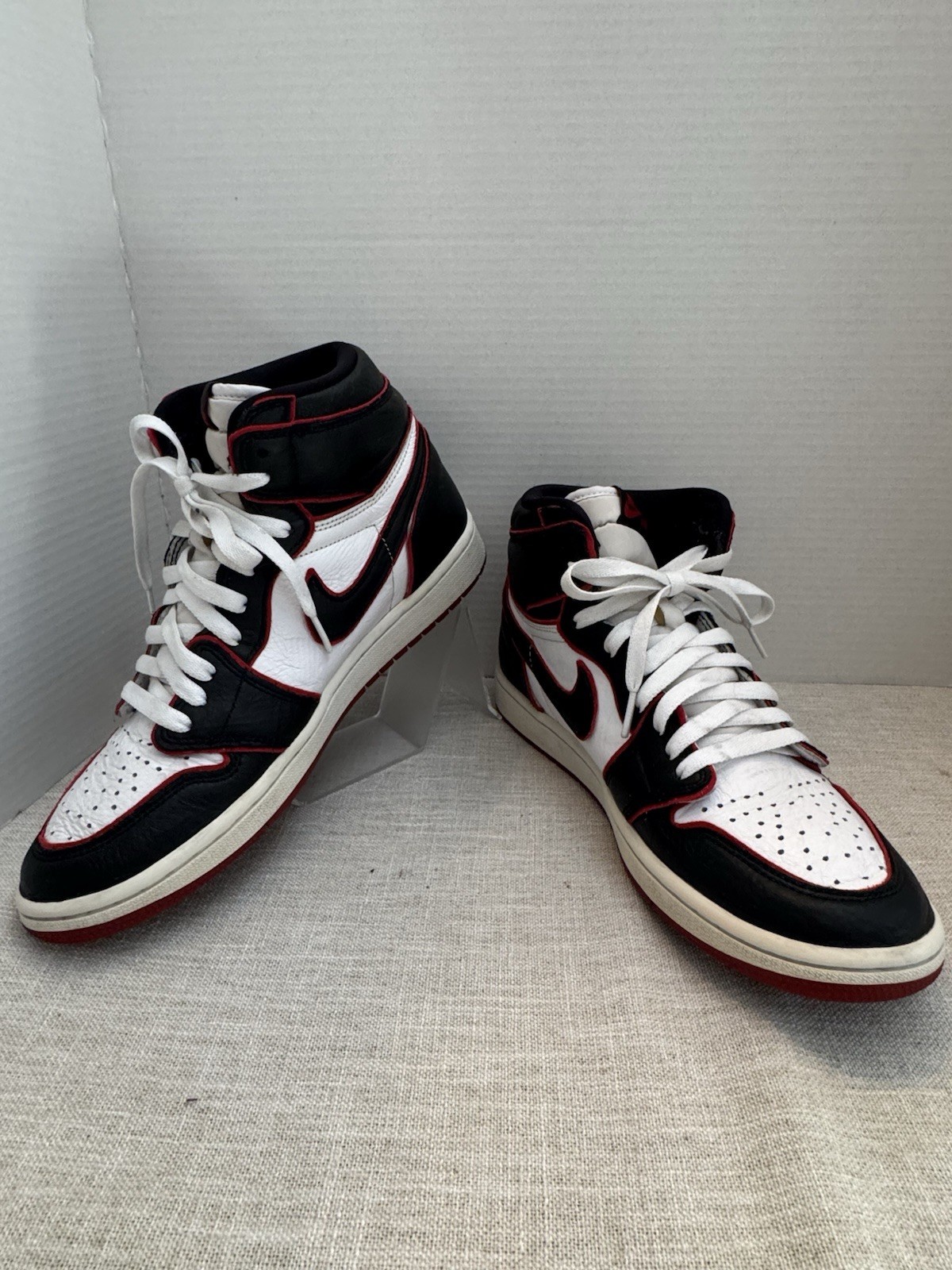 Nike Air Jordan 1 Retro High OG ‘Bloodline’ sneakers Men’s Size 9 #429