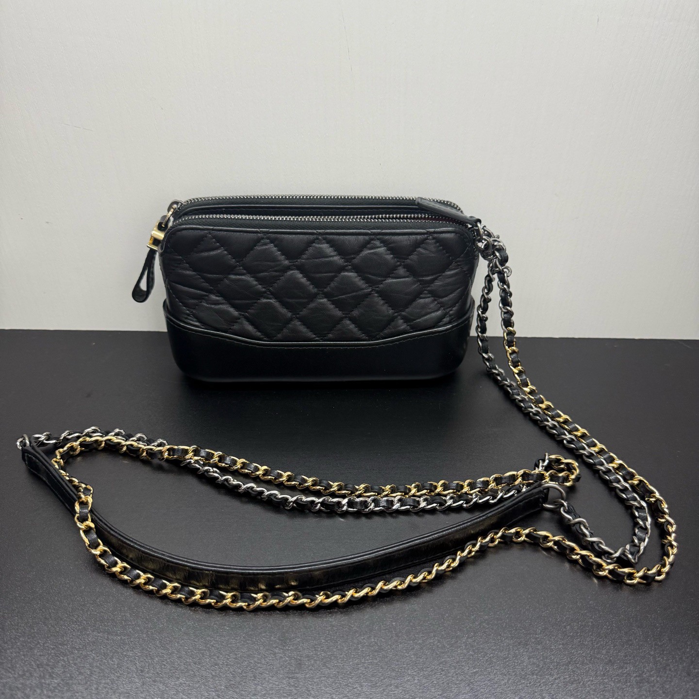 Chanel black rhombus mini tramp bag (18 × 11 × 6)cm