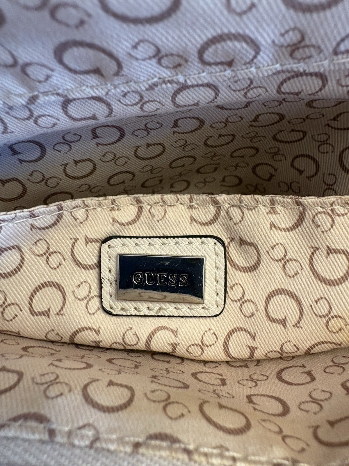 Guess Faux Leather Beige Handbag Silver Metal Logo Shoulder Strap 12x9x4