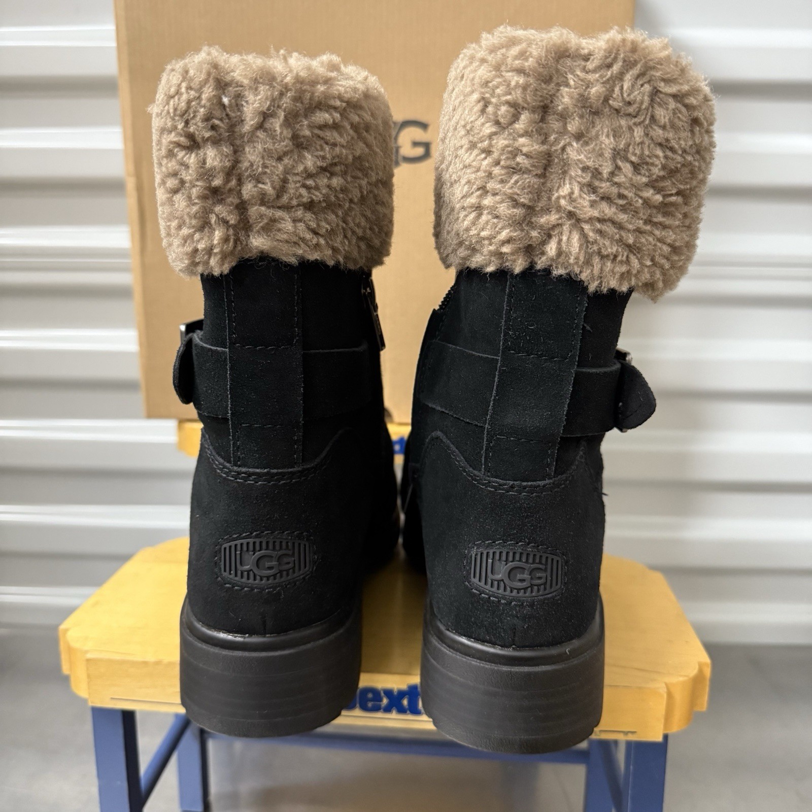 UGG Womens Harrison Cuff Winter Waterproof Faux Fur Black Sz 10 Standard Fit