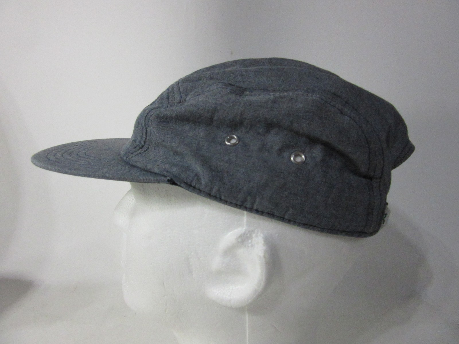 On Running Hat Cap Gray 5 Panel Strap Back Athletic Outdoor Lightweight Hiking
