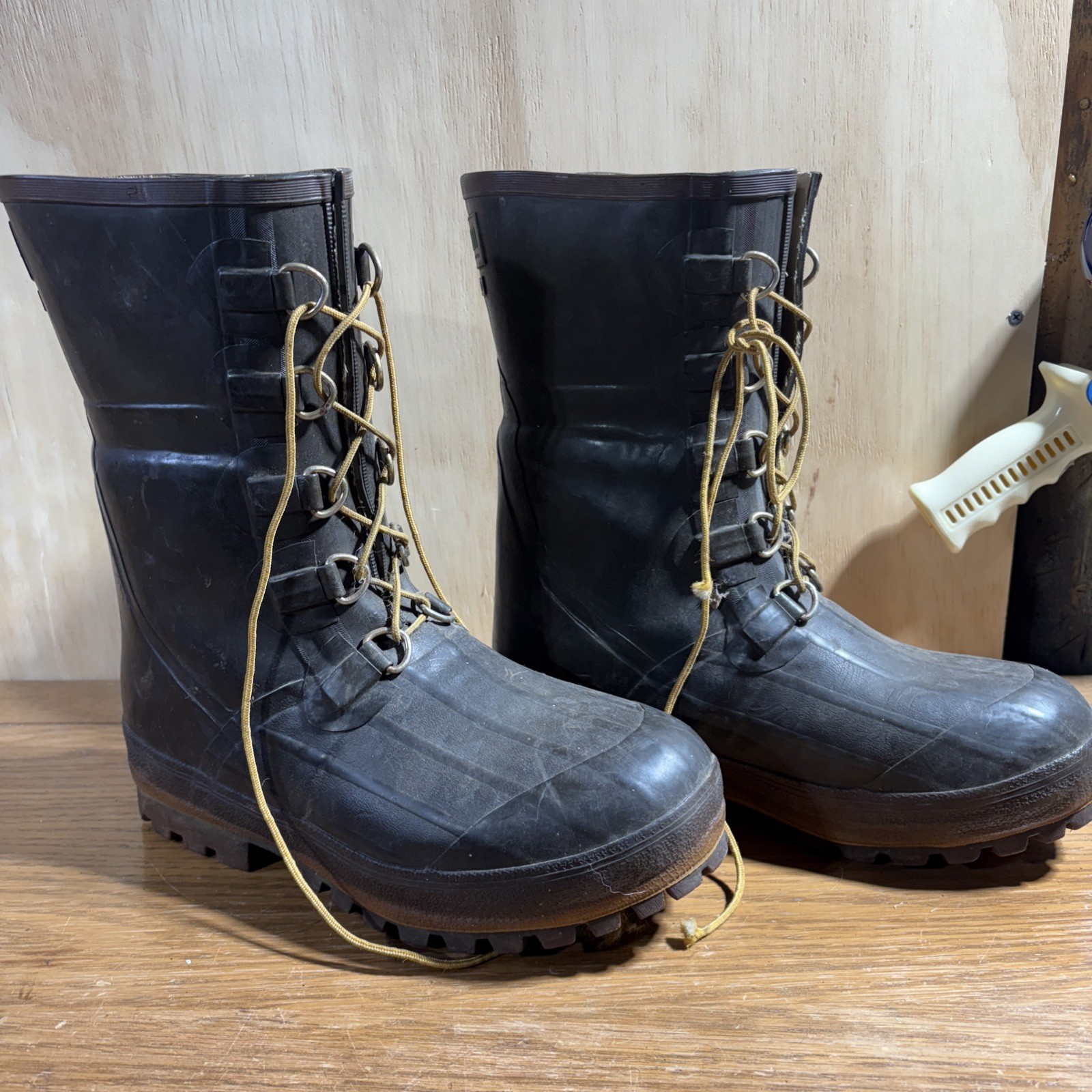Hodgman Insulated B-85 13972 Size 8 Steel Shank Snow Work Farm Hunting Boots