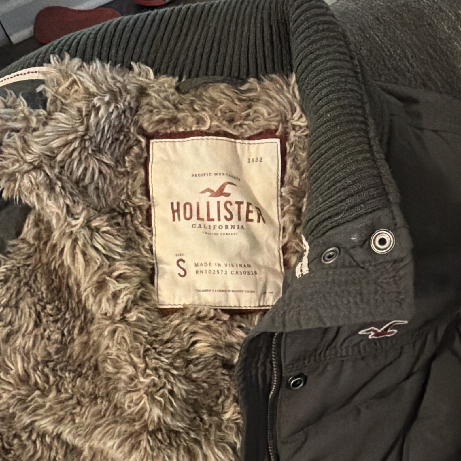 Hollister California Women Black Faux Fur Lined Puffer Jacket Full Zip Snap S