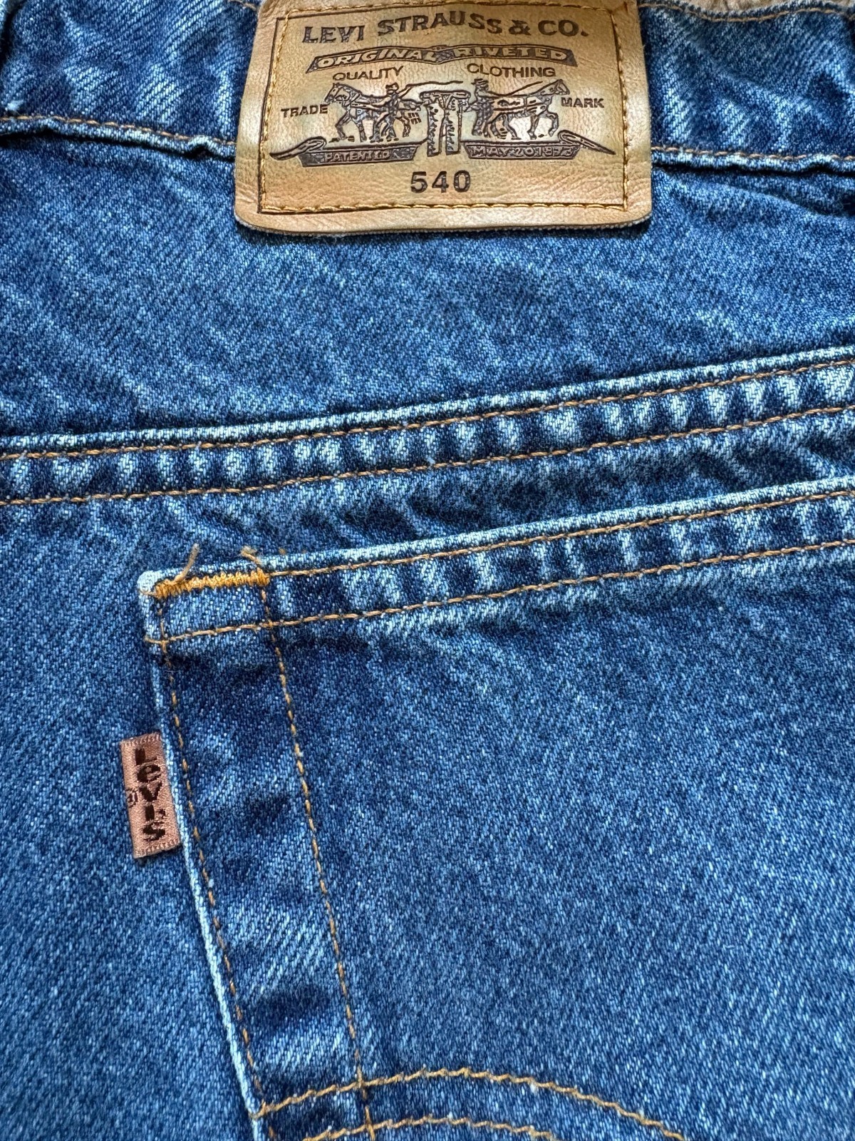 Vintage 1994 Levi’s 540 Relaxed Fit Orange Tab Jeans – Made in USA – Size 42×30
