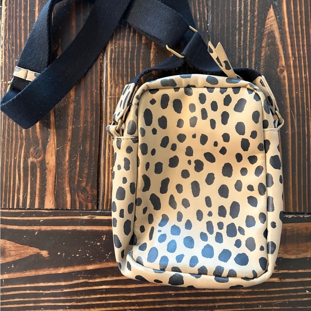 Universal Thread Leopard Print Tan Crossbody Bag
