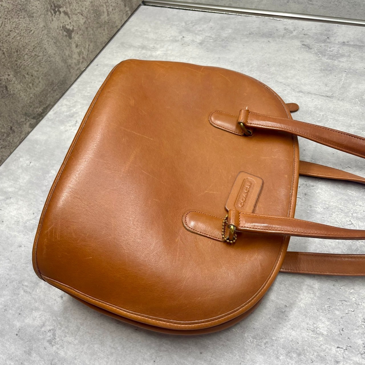 Vintage COACH 9958 Pelham Brown leather zip dome bag Half moon made in USA