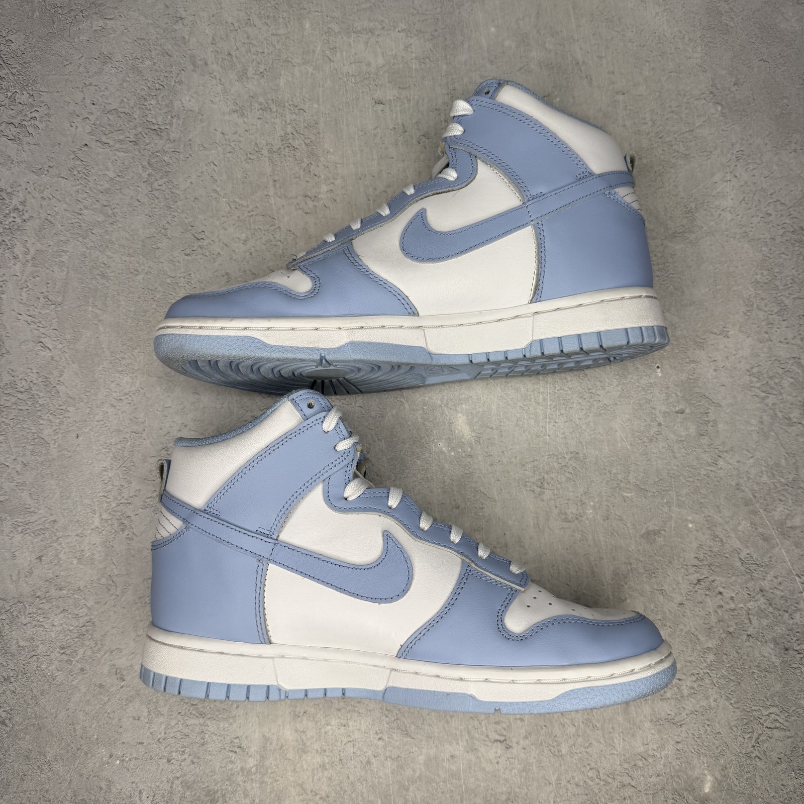 Nike Dunk High Aluminum (Women’s) pre-owned size 7.5W 6M/7.5W