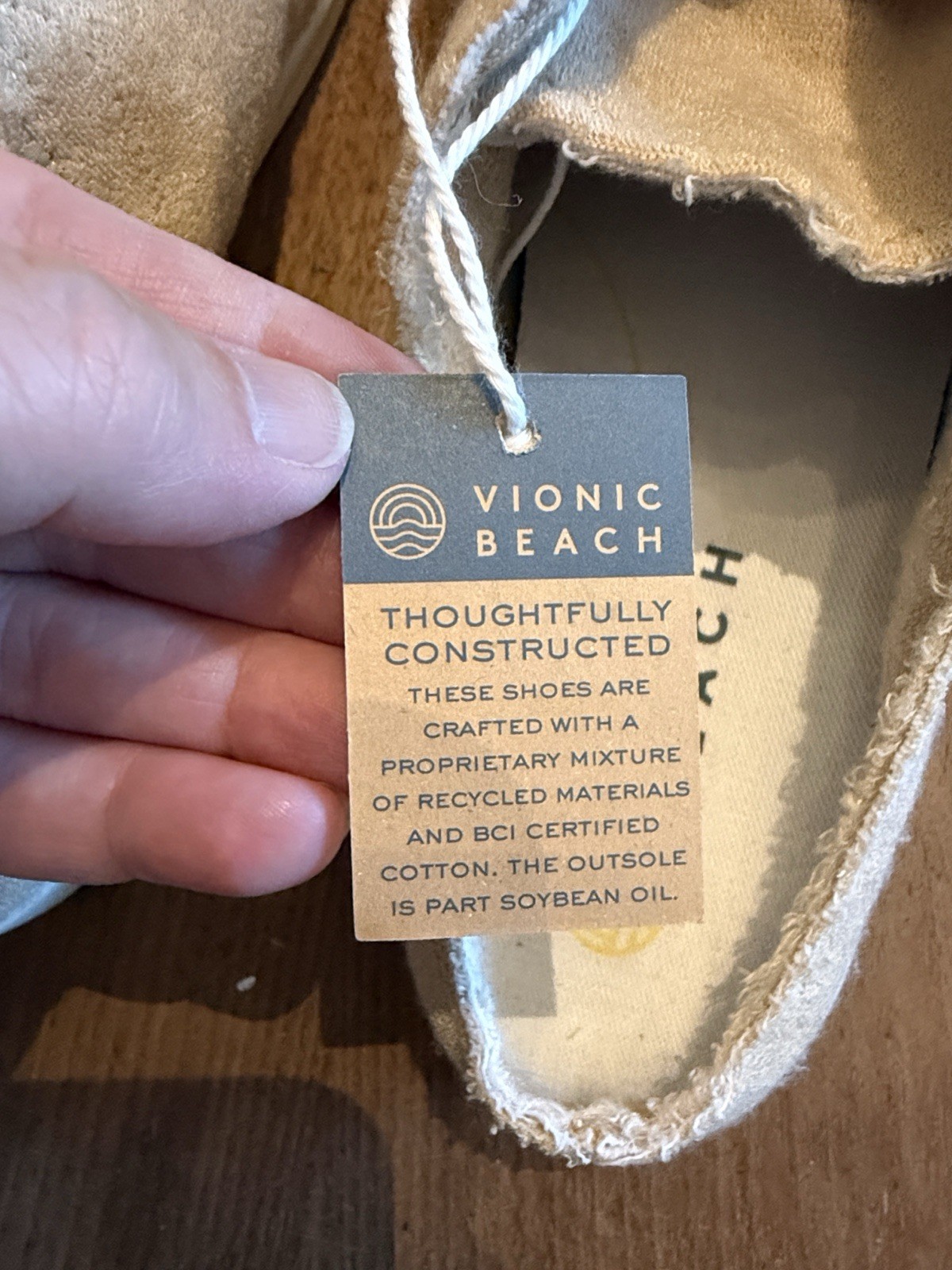 Vionic Beach Sz 9.5 Beige Casual Slip-On Loafers with Elastic Laces
