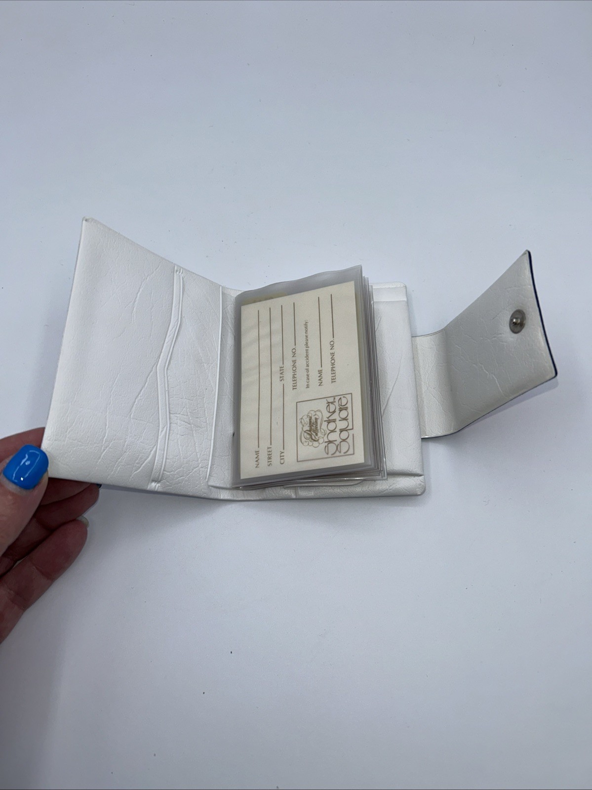 VTG Shaker Square Purse Wallet ID/CC Slots Change Pocket Snap Closure Trifold