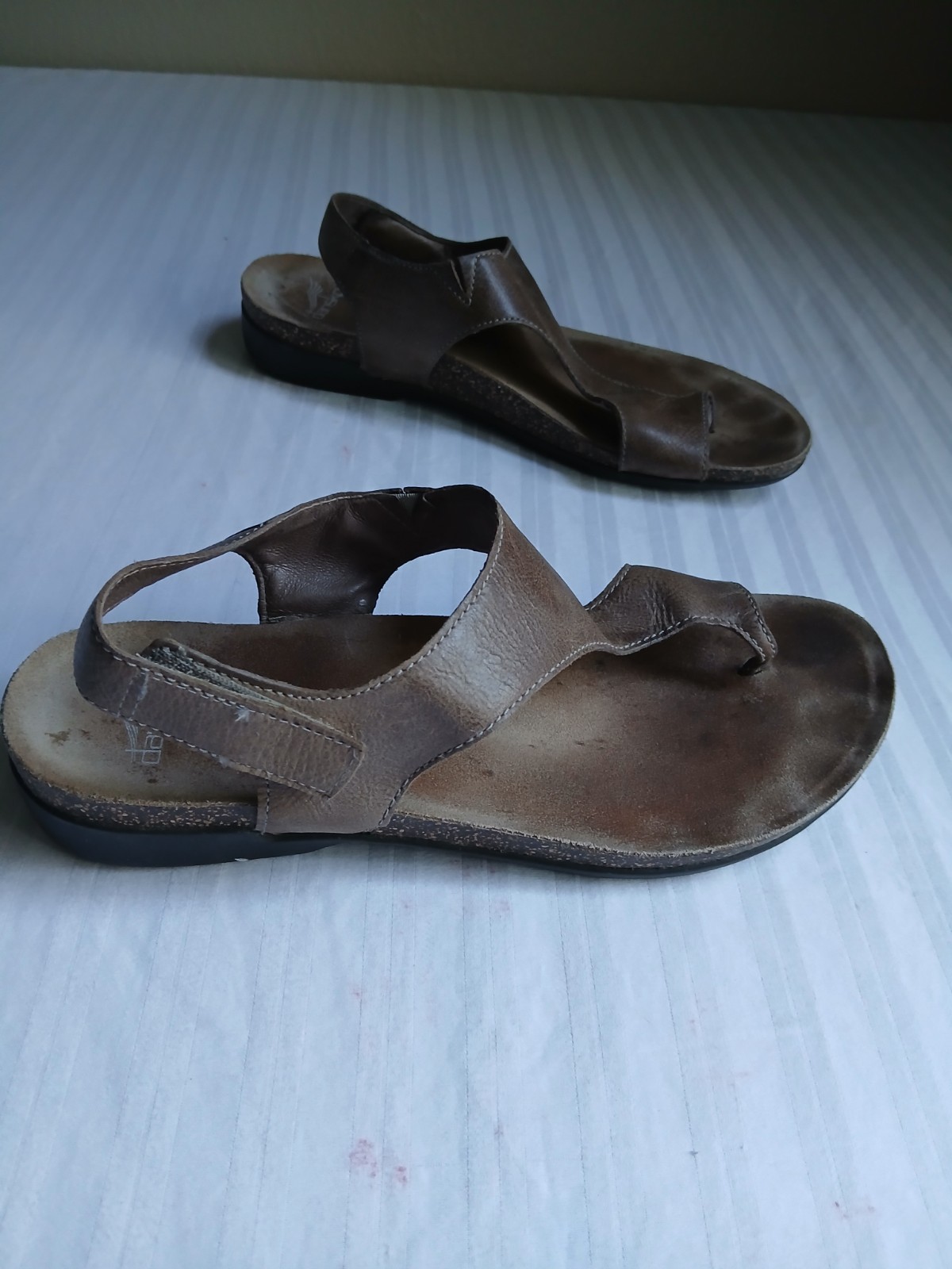 Dansko Sandals 41 Reece Loop Toe Cushioned Comfort Casual Leather Cork Beach