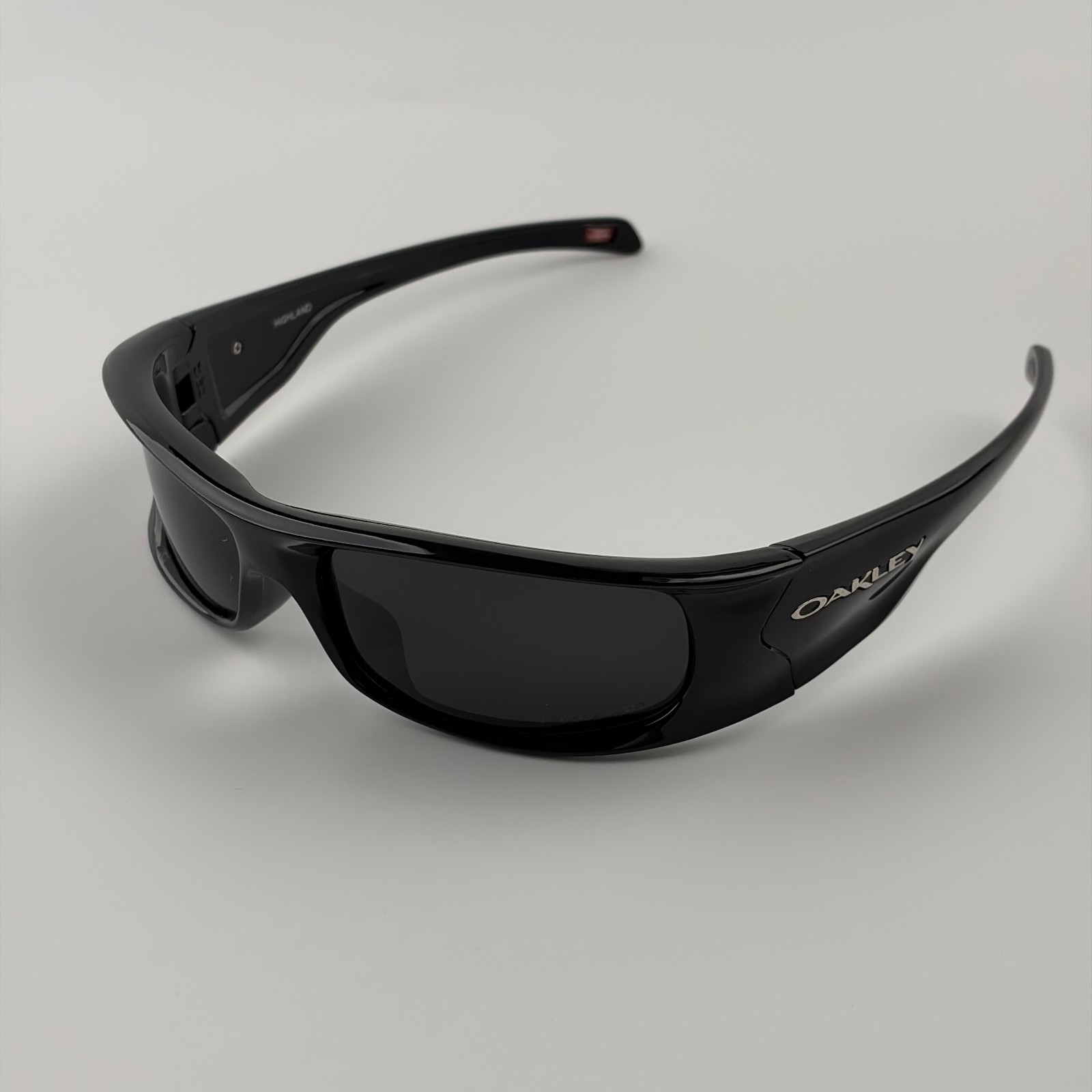 Oakley Vintage Highland Polarized Sunglasses PRIZM Black Lens Wrap Sport +Box