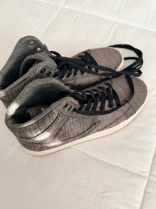 Fila gray high top sneakers with black laces and silver accents #skateboarding