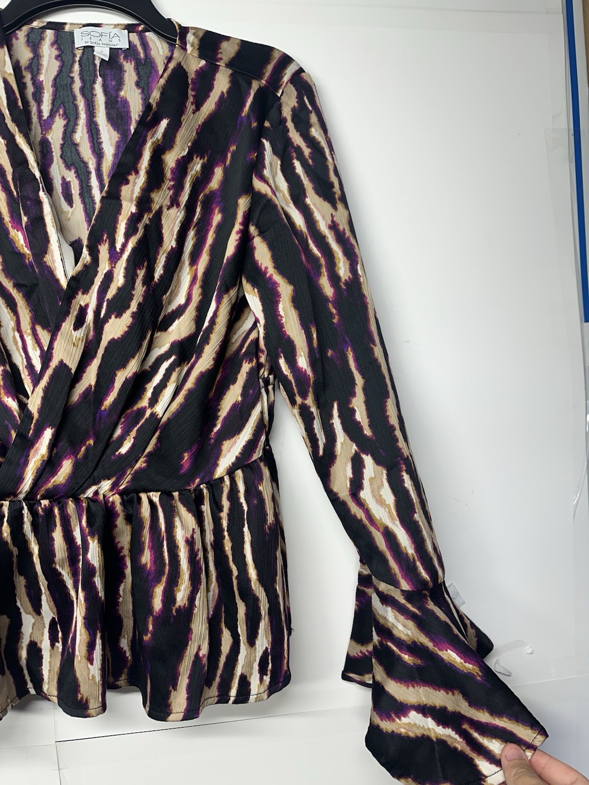 Sophia Vergara Blouse Top Drape Knot Women’s Size Small Animal Print Long Sleeve
