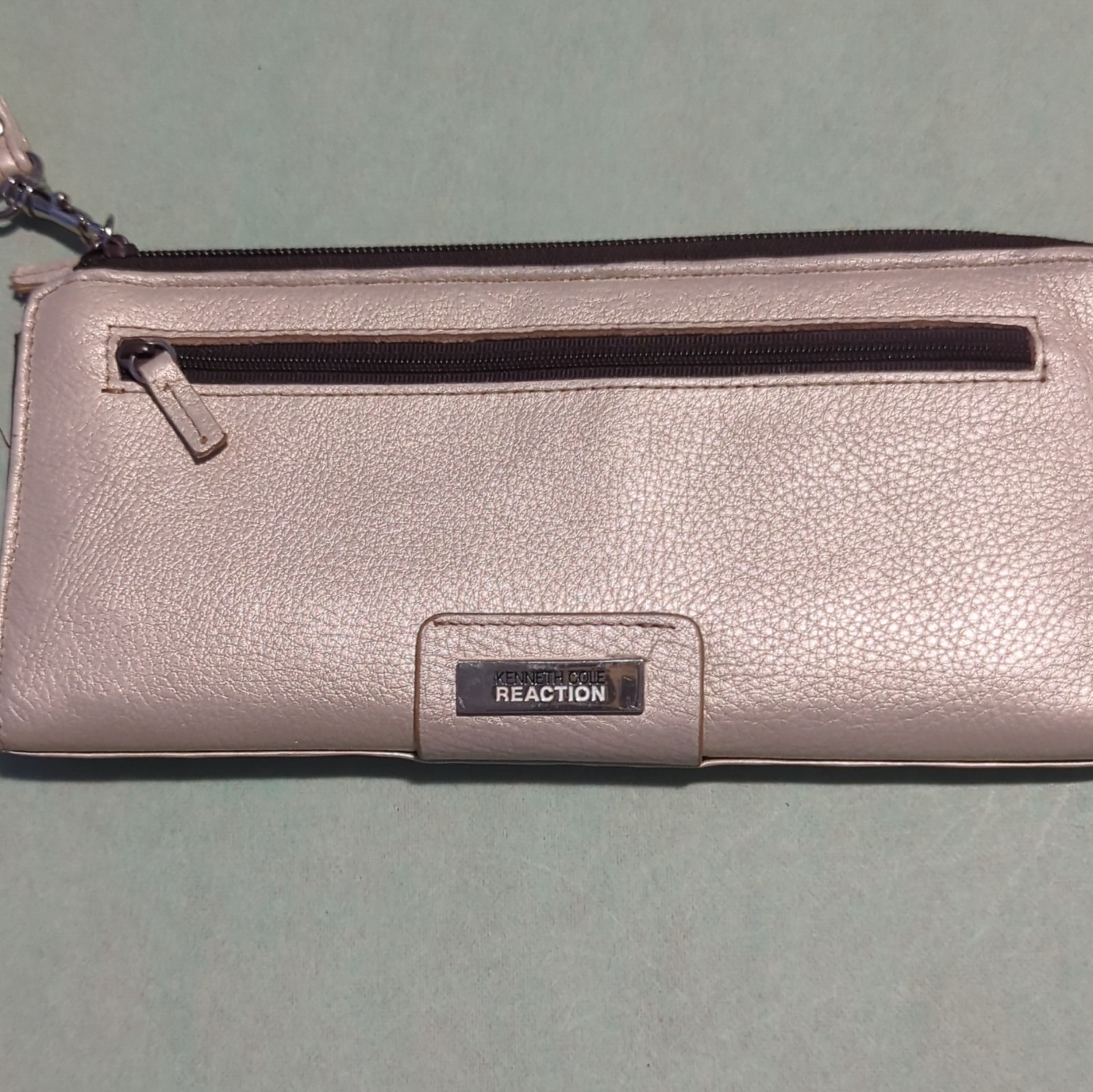 Kenneth Cole Reaction Beige Zip-Around Wristlet Wallet, Credit Card, Pockets