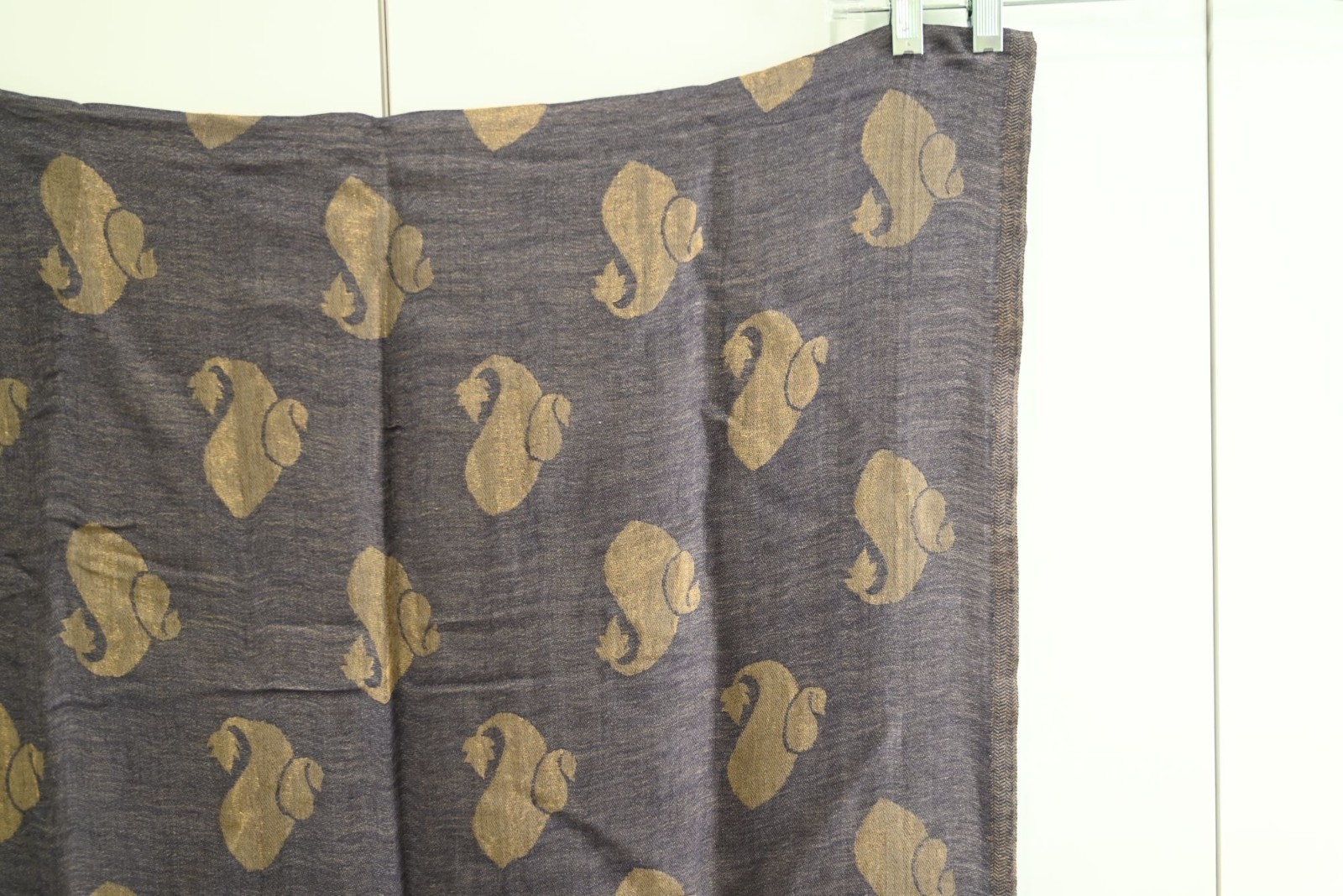 100% Pashmina Stole Beige Blue Paisley Print Lightweight Wrap Shawl Soft Fringe
