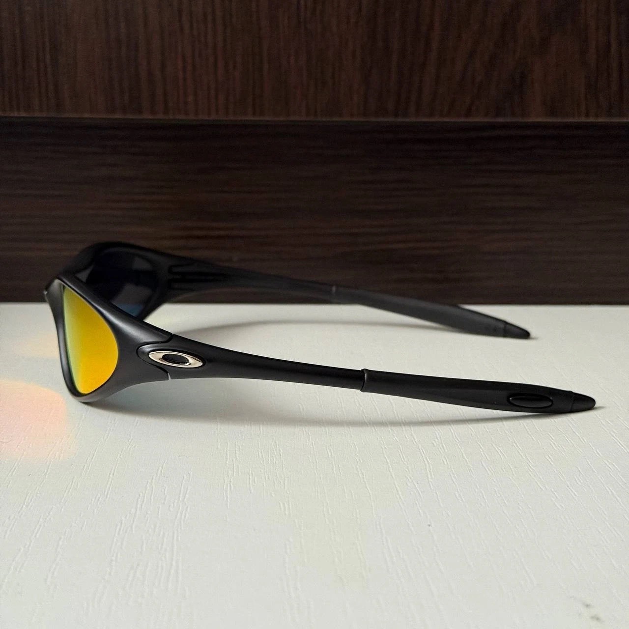 Oakley Minute 1.0 Black Frame Sunglasses Red Iridium Lens | eye jacket splice