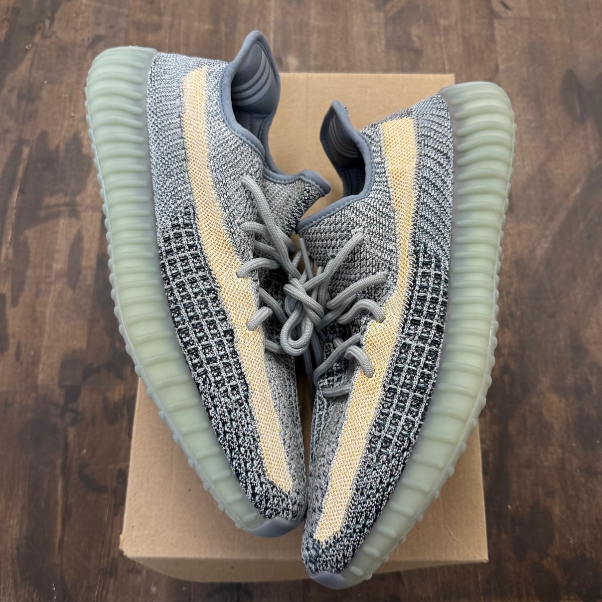 adidas Yeezy Boost 350 V2 Ash Blue Size 11 (No Box)