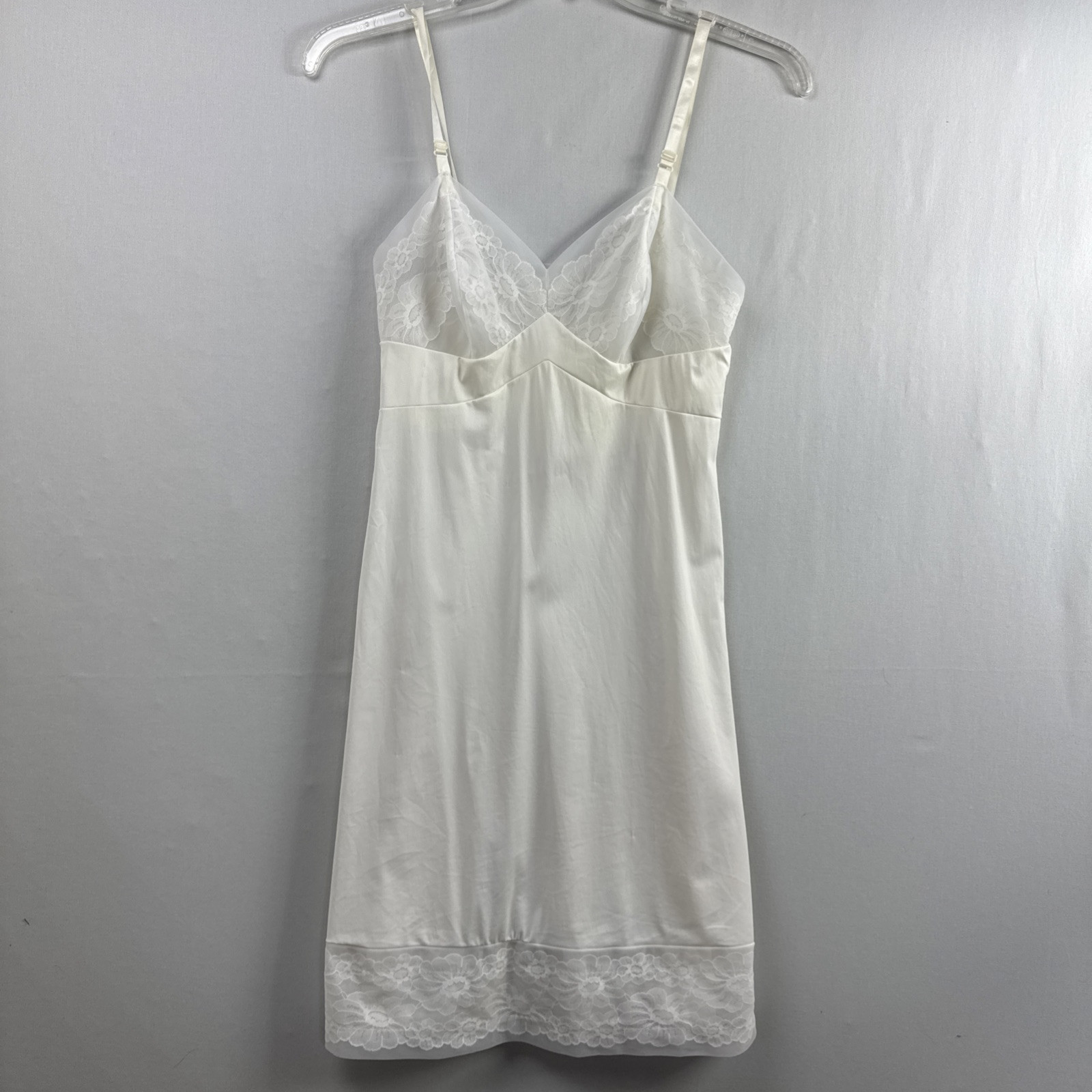 Vintage Vanity Fair Slip Nightgown Silky Soft Ivory Siz 34 Nylon Lace Sleeveless