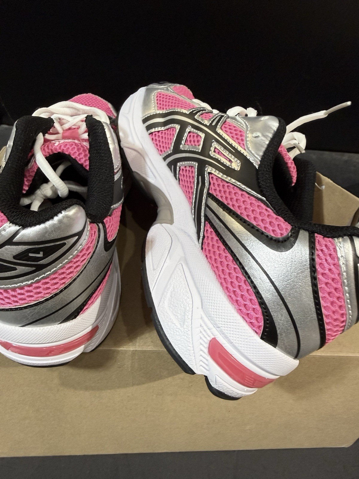Asics Gel-Kinsei OG Silver/Pink Running Shoes Size 6.5 NWOB